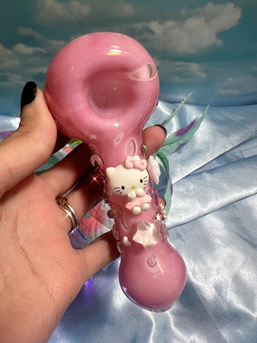 Large pink Hello Kitty Pipe 💕⭐️