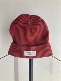 Image 1 of HANDSHAKE FISHERMAN BEANIE RED EARTH