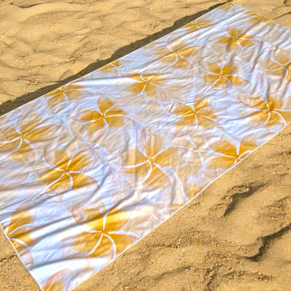 Image of Plumeria Hunnygirl Microfiber Towel