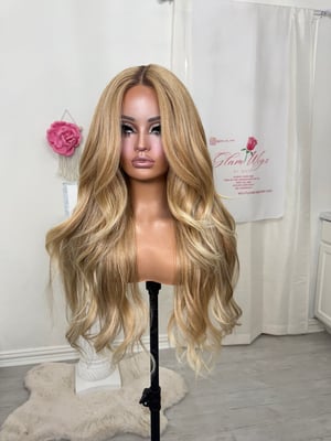 Image of Rita with clip in extensions (pre order)