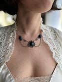 Superbe collier en filigrane d’argent massif et lapis-lazuli, début 1900, Angleterre.