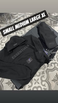 Essentials Black Design 2 
