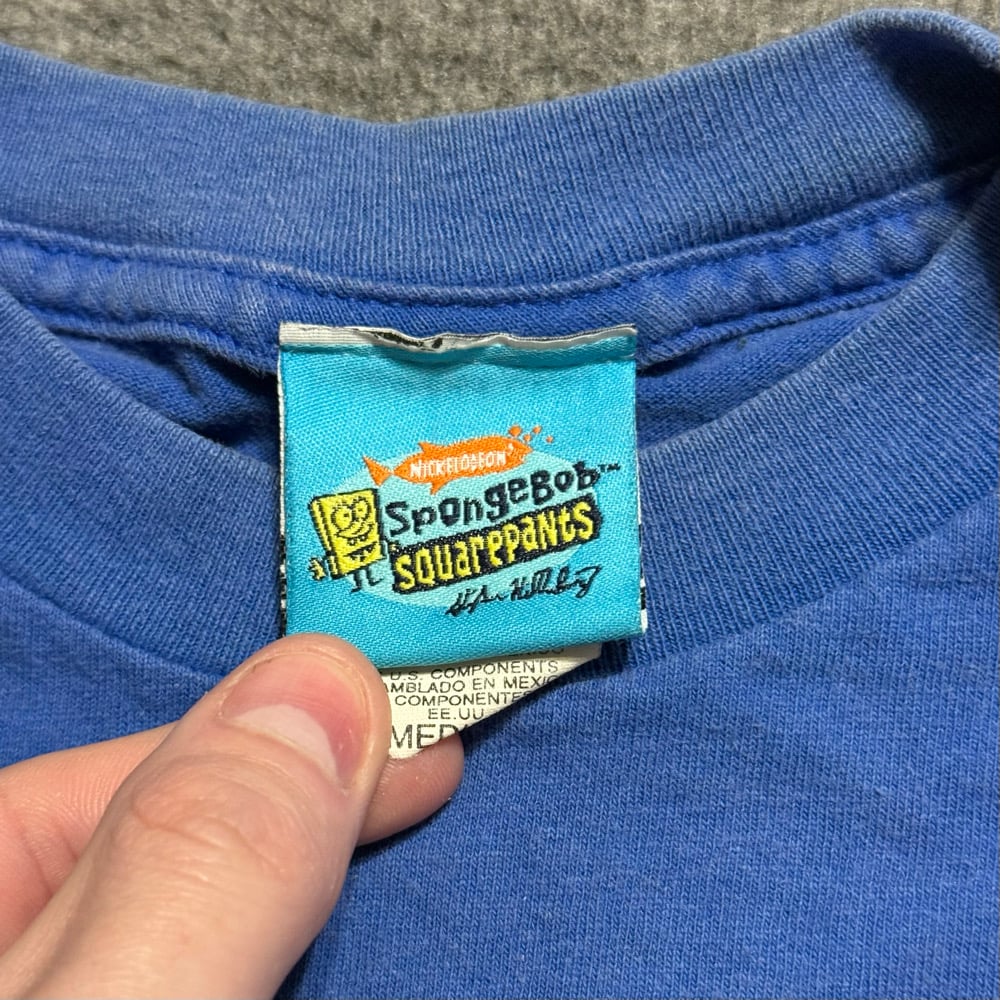 Image of 2000s SpongeBob SquarePants Rip Pants Graphic Tee (M)
