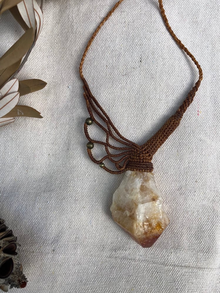 Image of Macrame necklace with citrine and copper 