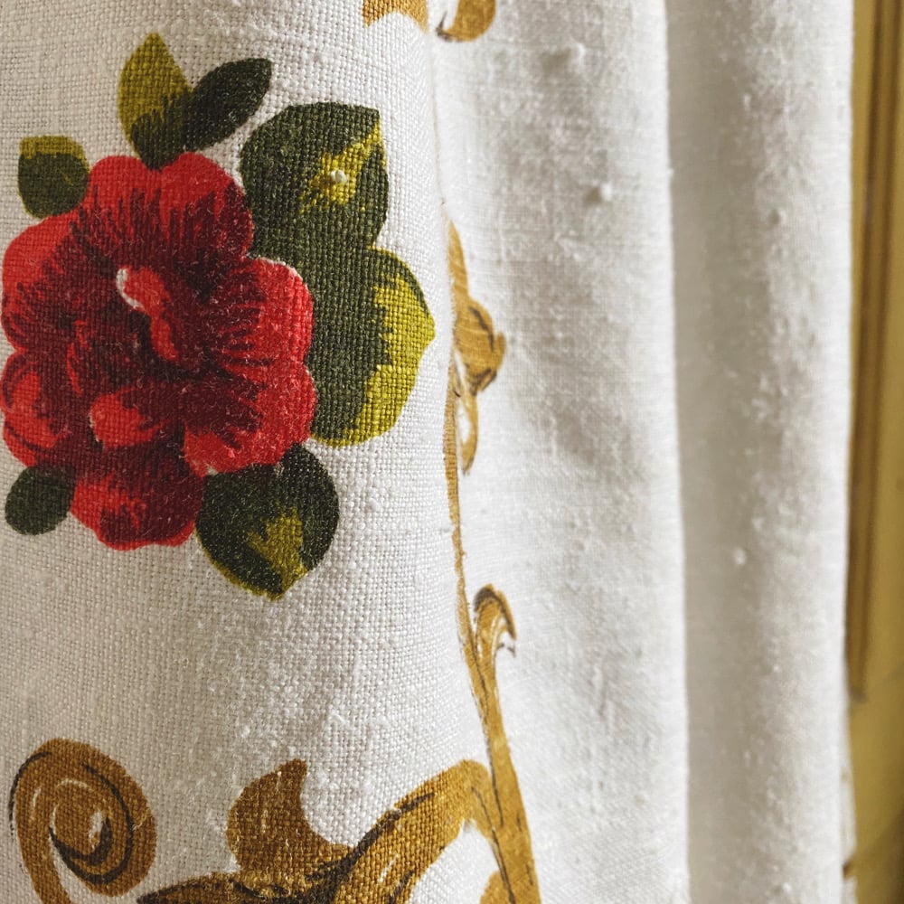 Image of Fancy Roses Tablecloth Granny Pants