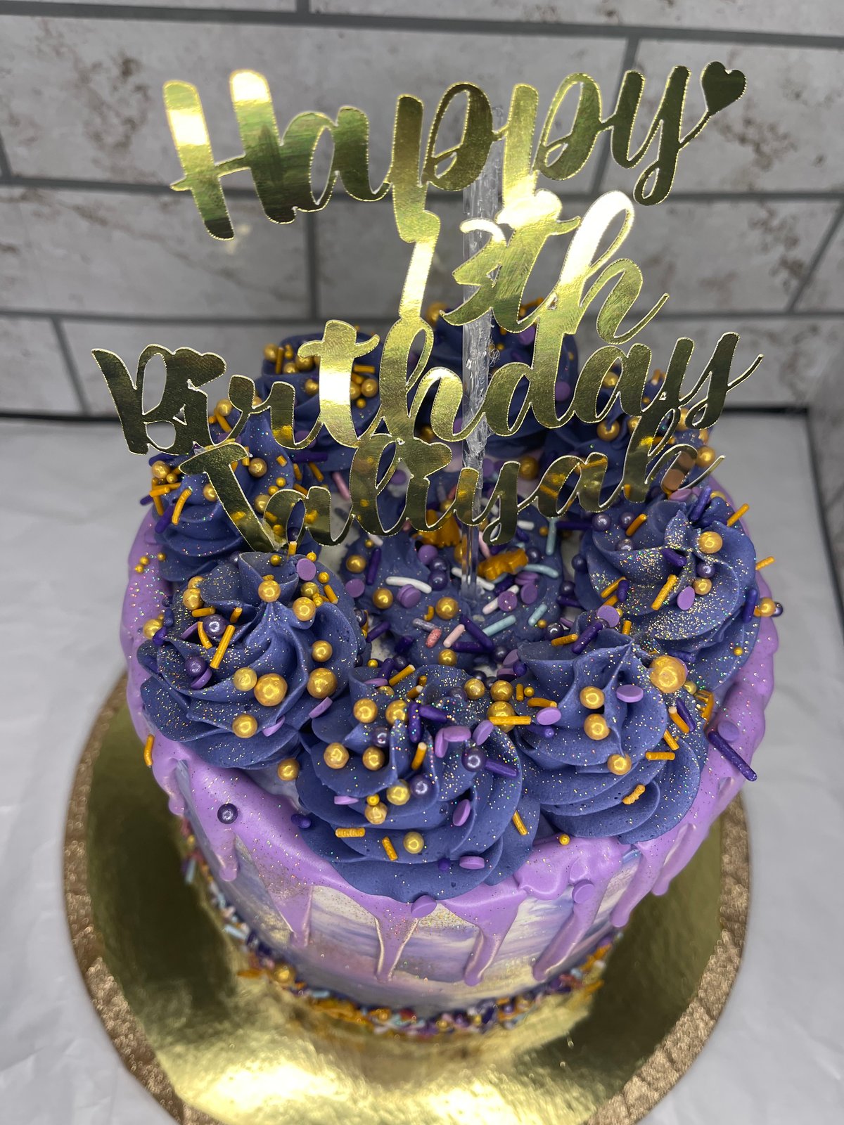 Purple marble cake | Fresh flower cake, Pretty birthday cakes, 21st  birthday cakes