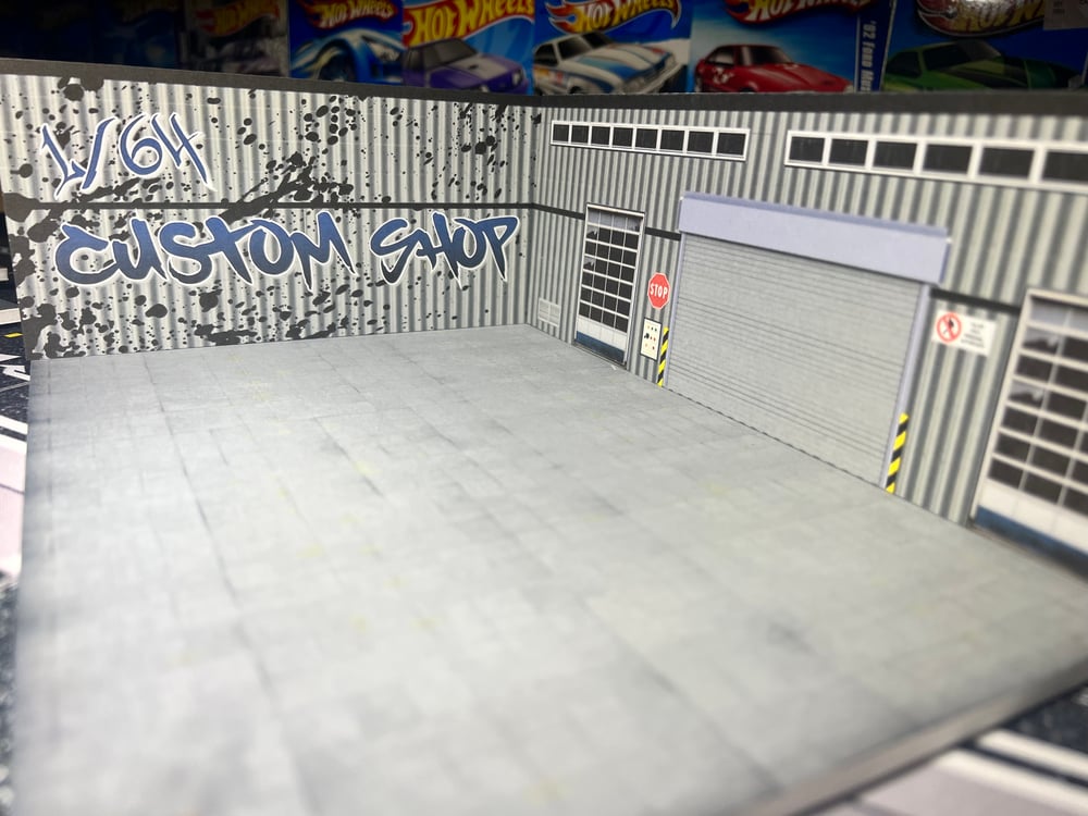 1/64 CUSTOM SHOP GARAGE or (Personalize with your name)