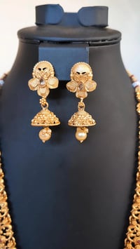 Image 3 of Malika-Temple Jewelry Necklace Set Featuring Goddess Laxmi