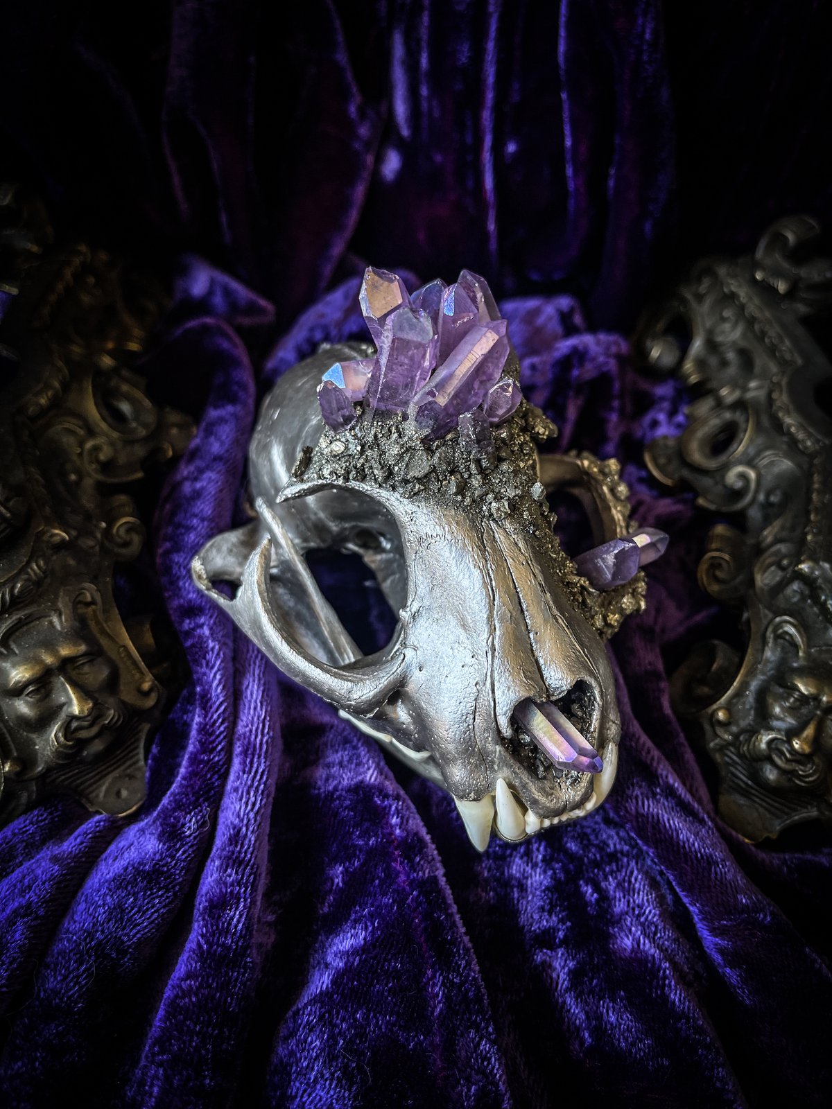 XODAS マ-ブル Marble ボロシリケイトガラス　Bob Skull Lavender Aura Quartz - Bobcat Skull | Madame Macabre's House of