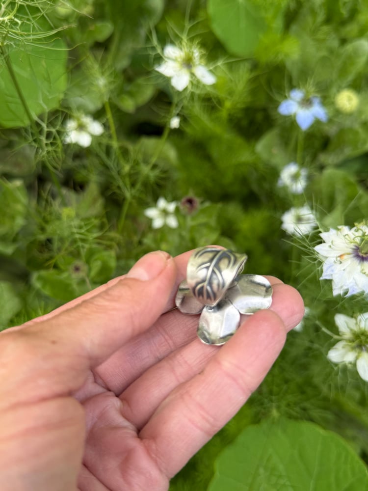 Image of Dogwood With Leaf Band Ring
