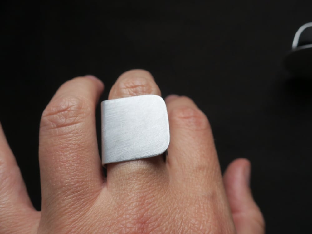 Image of Bague - Le point