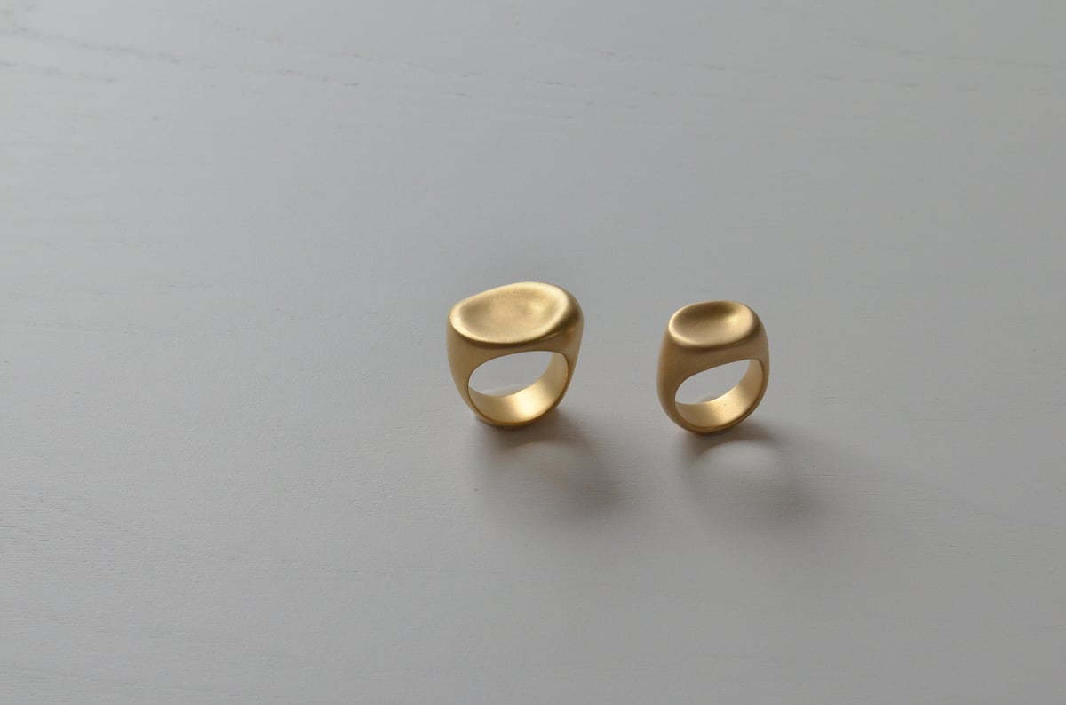 Image of Palette Signet Ring Small (Matte gold)