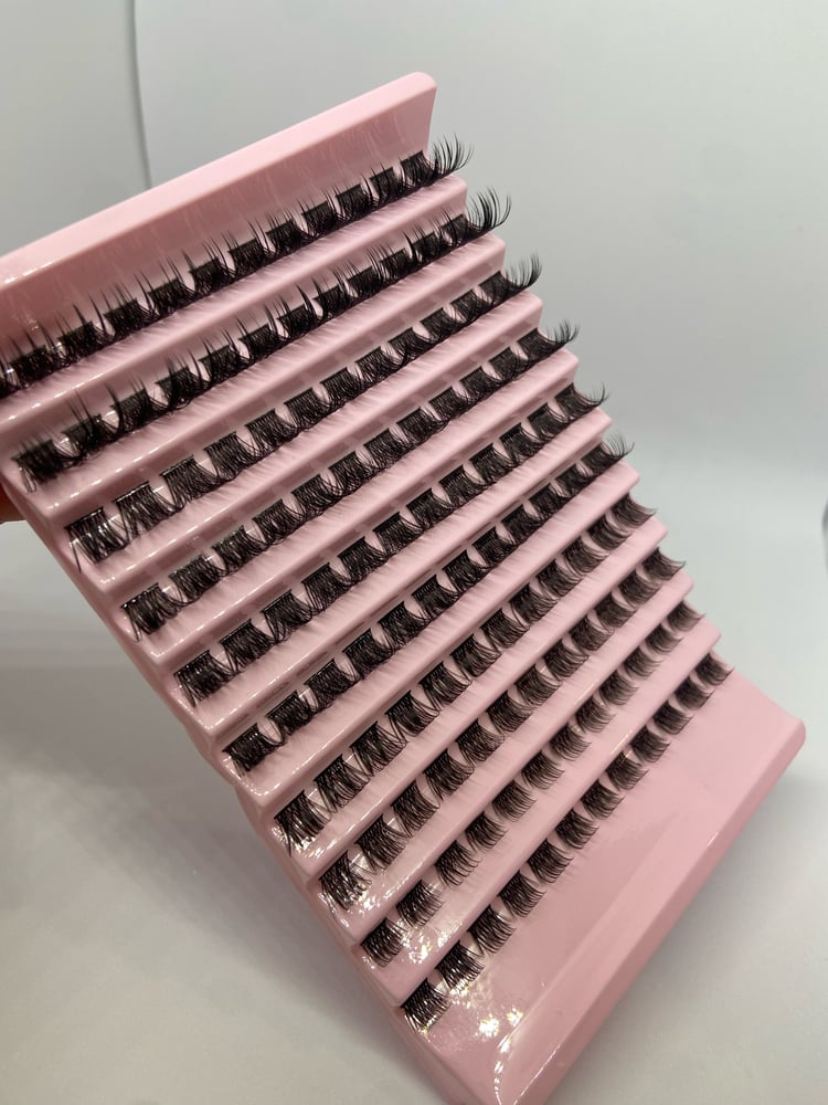 Image of 02 cluster lashes