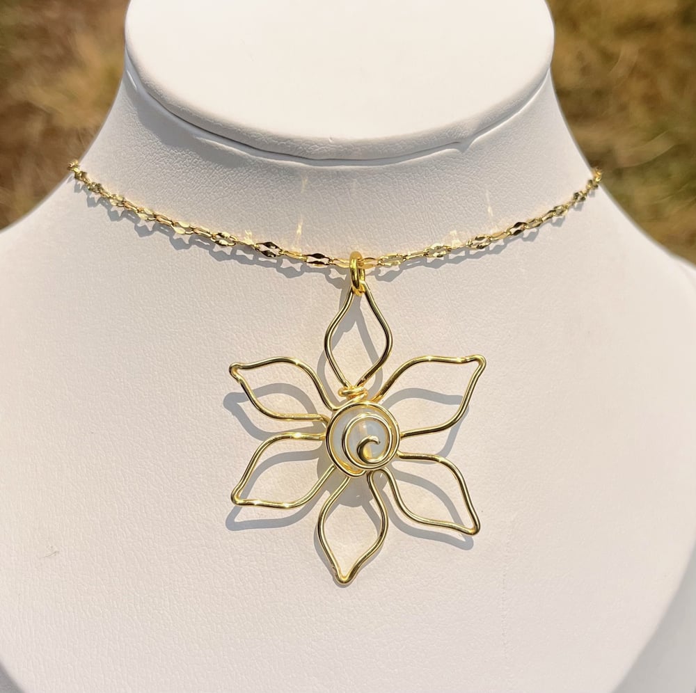 Image of Opalite Flower Necklace 