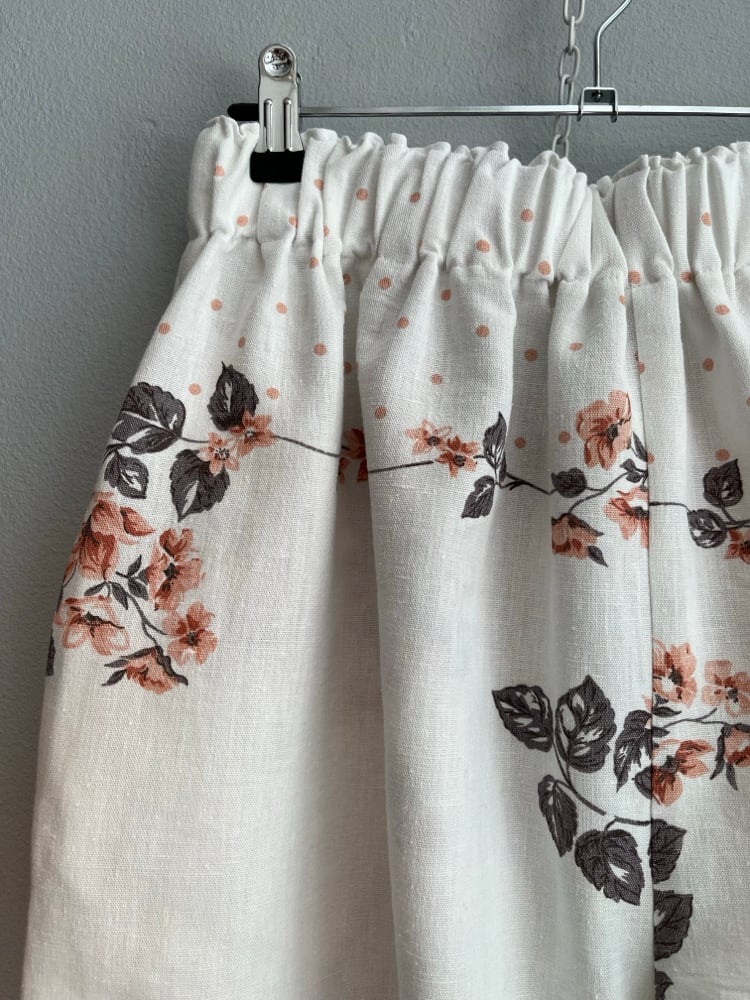 Image of Oversize pants with flowerprintet   (xs-xxl)