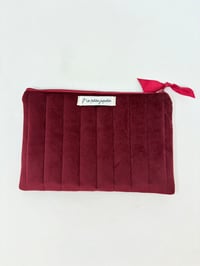 Image 1 of Pochette à livre LA LECTRICE velours matelassé Bordeaux