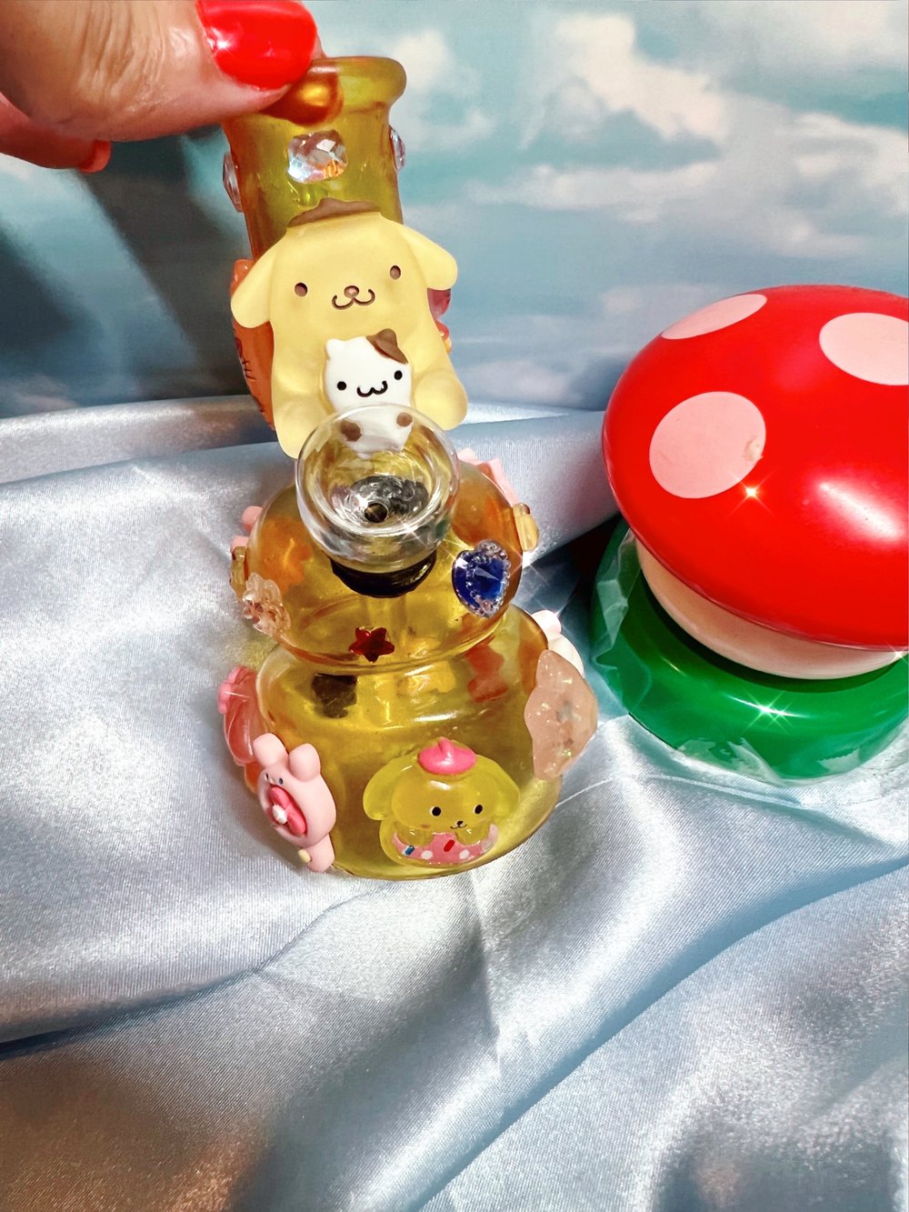 Mellow yellow Pompompurin mini bong 💛