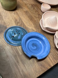 Image 3 of Sinkside sponge holder