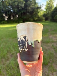 Image 5 of Cream and walnut cutter to go mug