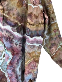 Image 10 of ♻️ UPCYCLED XXL 100% Linen Top in Earthy Geode Ice Dye