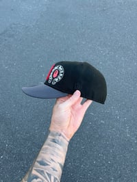 Image 4 of TRI TONE HOT GRAVEL NEW YORK YANKEES CUSTOM FITTED CAP