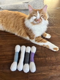 Image 4 of Q-Tip Catnip Toys