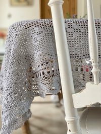 Image 3 of Ancienne nappe au crochet