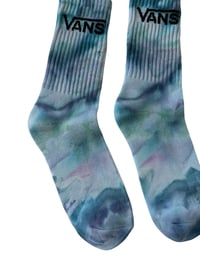 Image 4 of M/L Adult VANS Hand-Dyed Crew Socks in Tide Pool Ice Dye