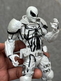 Image 3 of V85