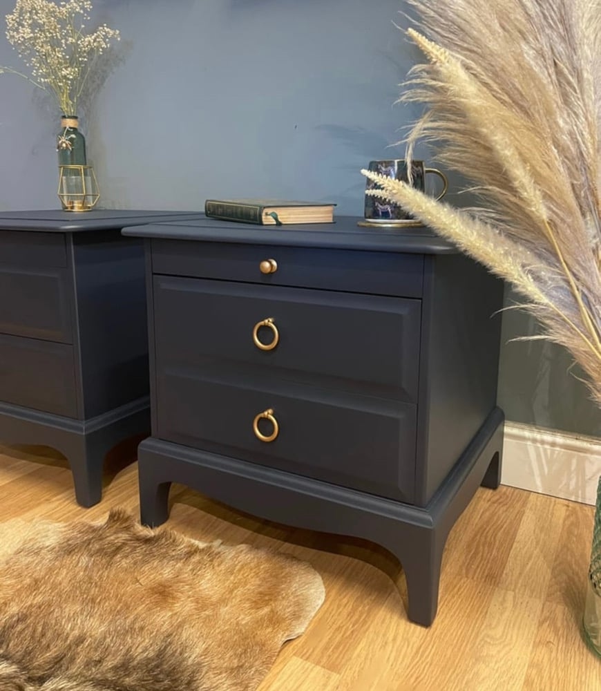 Image of stagtall bookcase