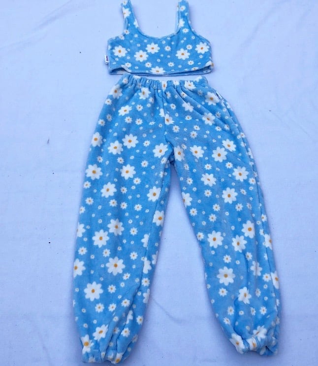 soft daisy fleece top 