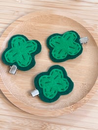 Image 2 of clover felt hairclips 🍀