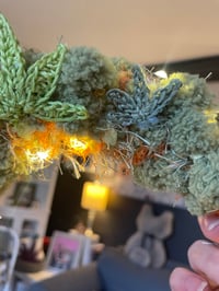 Image 3 of Peach Rizz Strain 8” Wreath