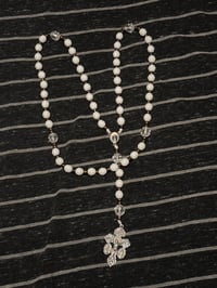 Image 1 of Rosarios blancos echos amano por mi hijo 