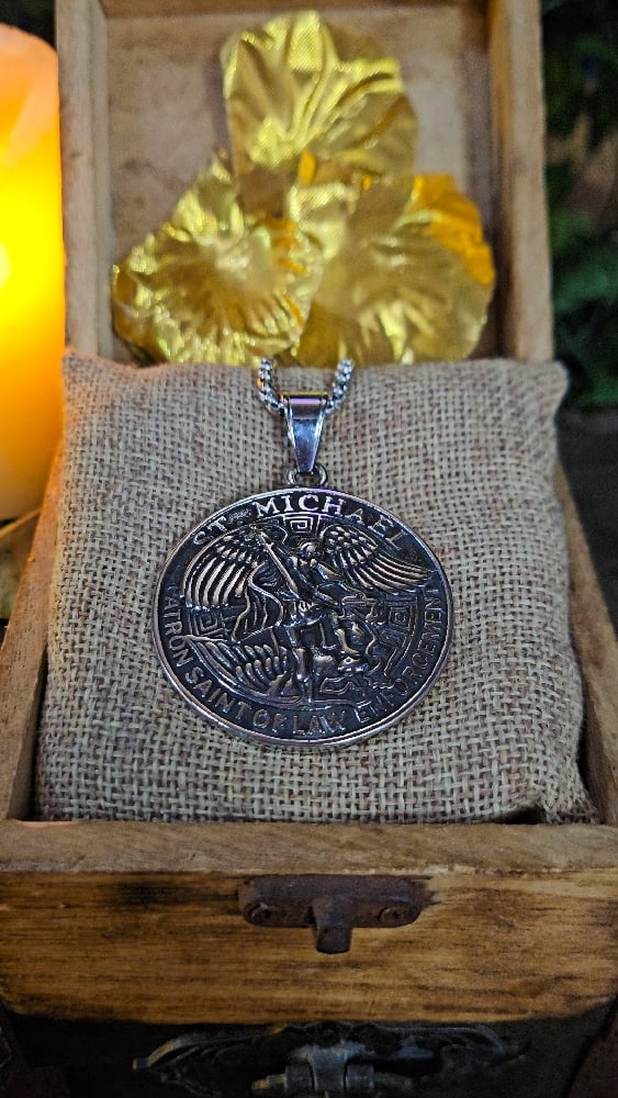 ๐The Armored Kingdom Saint Michael Sword Necklace (Silver)