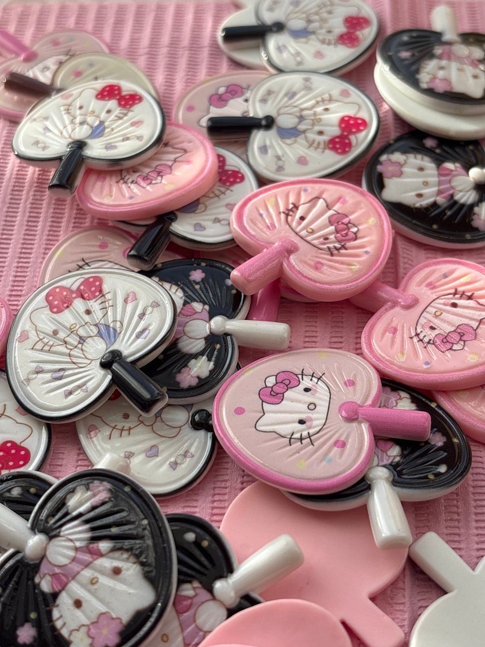 Image of HK fans mix