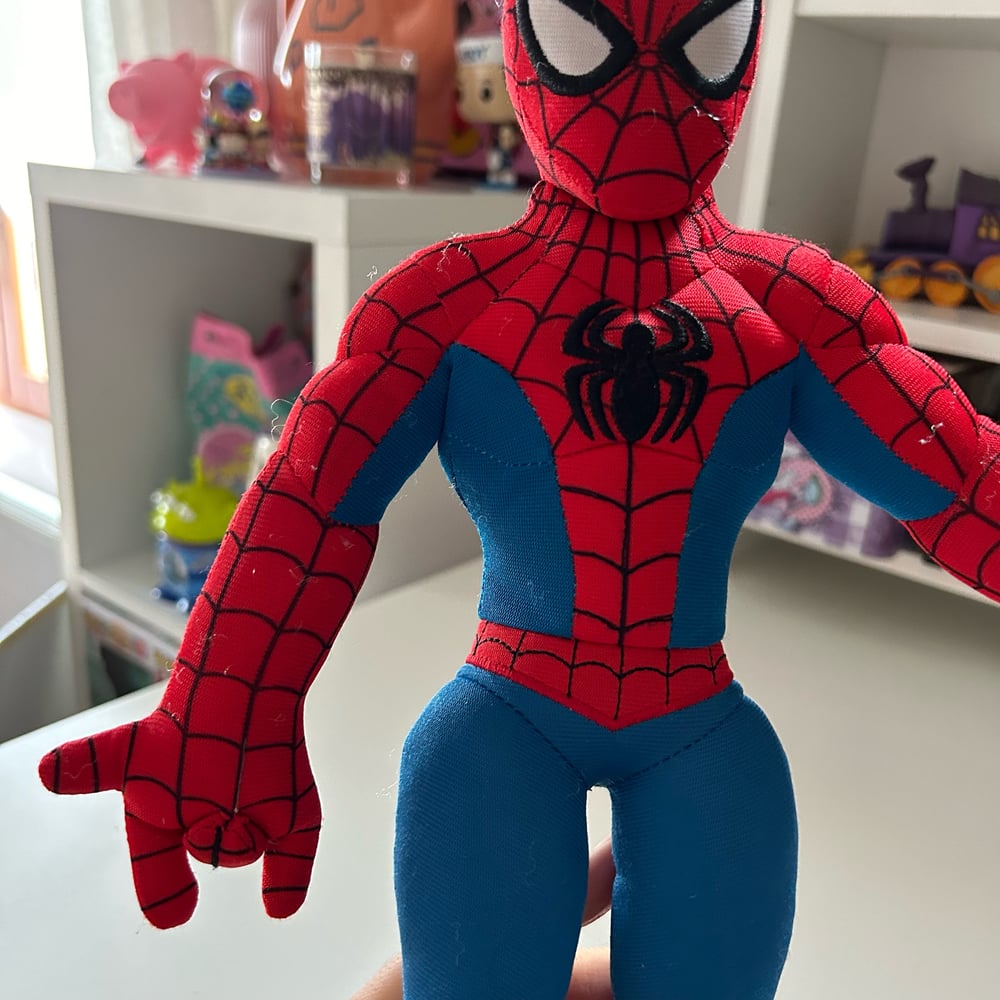 Image of PELUCHE DISNEY SPIDER-MAN