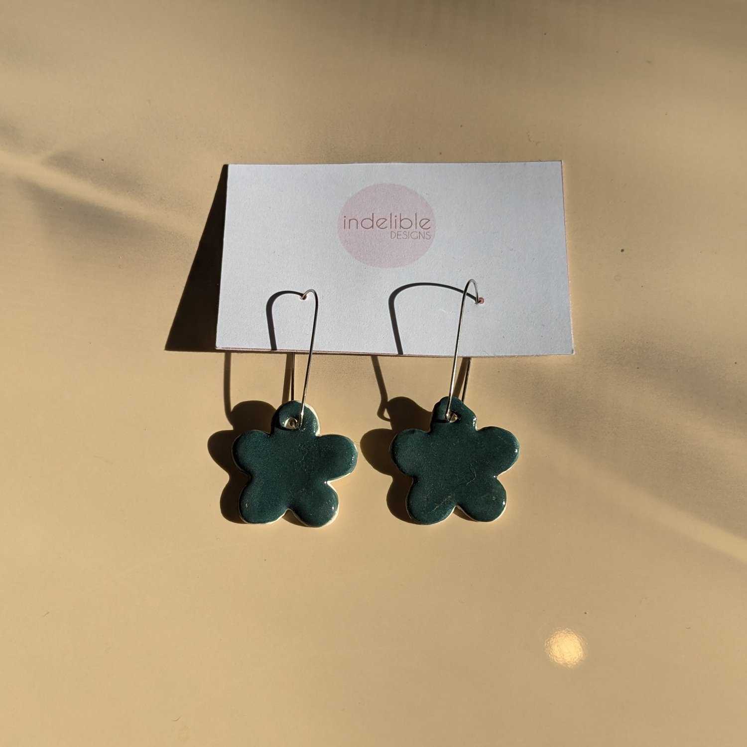 Image of forrest green daisy earrings