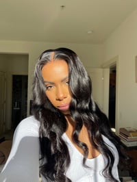 Image 3 of 24 inch MAGIC LACE WIG with REPLACEABLE CLOSURE