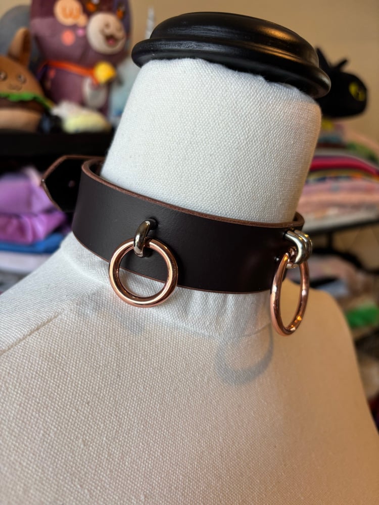 Image of Rose Gold Brown Leather Collar