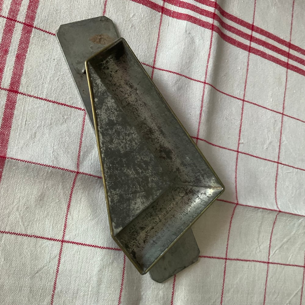 Image of L Chocolate Mould