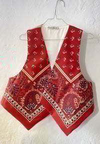 Image 1 of Chaleco feito a man. FOLIADA 133. Talla M