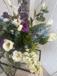 Image 2 of HUGE CLASSY SIGNATURE BOUQUET