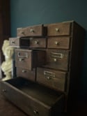 réservé à Fleur Layette d’horloger, meuble à tiroirs vintage en bois massif