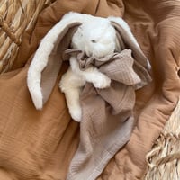 Image 1 of LAPIN TOUT DOUX  FOURRURE ECRU ET SON LANGE SABLE 