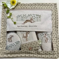 Image 3 of Queen Anne’s Lace Travel Pouch