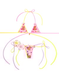 Image 1 of Tanned hellokitty going surfing