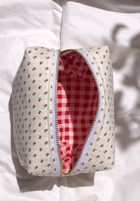 Image 4 of Vintage Heart (medium)