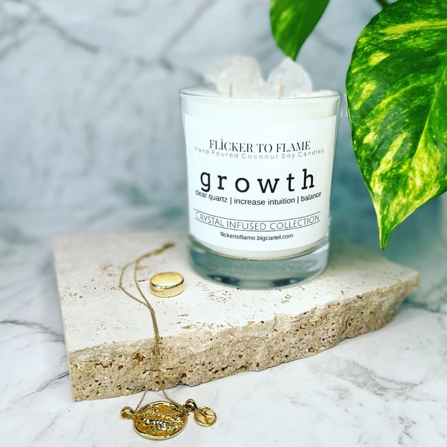 Crystal Infused Candle 450g - CLEAR QUARTZ  **ONLY 10 AVAILABLE**