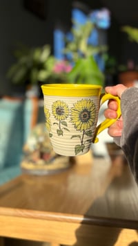 Image 7 of Sunflower mug 01